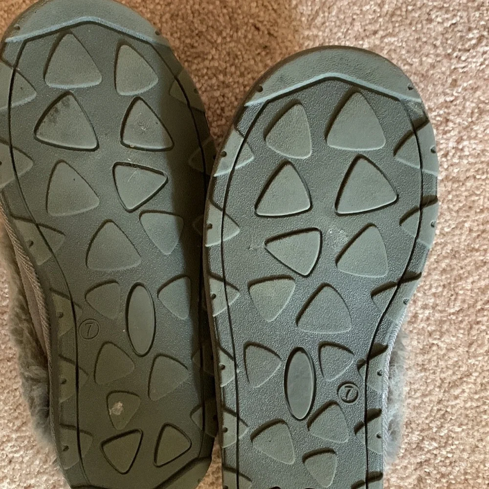 Slippers - Picture 2 of 2
